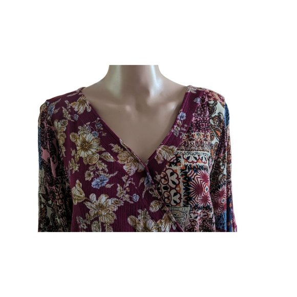 Umgee Sz L Mixed Print Floral Boho Faux Wrap Blouse with Front Bubble Hem - Picture 2 of 6